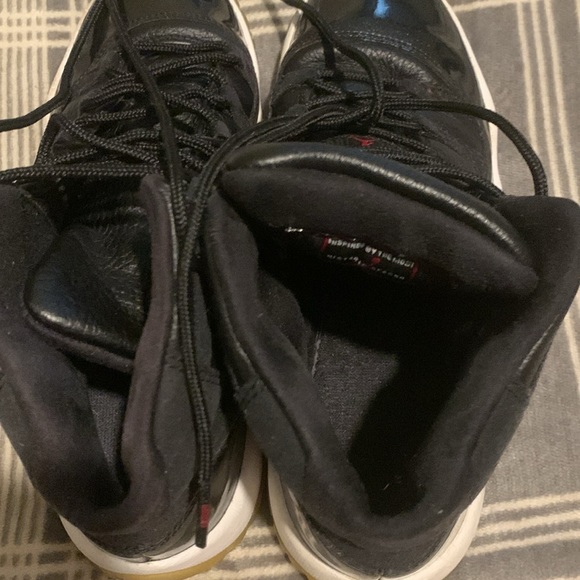 Youth Jordans - Picture 6 of 10